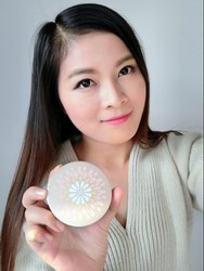 丸美鮮花狀粉粒BB霜，持久定妝超驚喜！