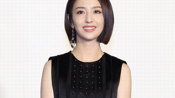 佟麗婭亮相《瑯琊榜之風起長林》看片會  黑色流蘇裙秀美腿優雅大方