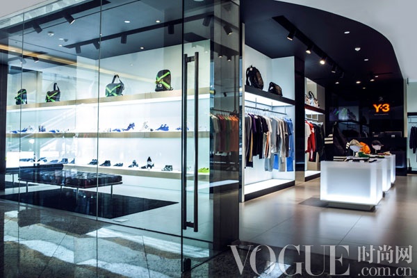 Y-3 北京三里屯北區全新旗艦精品店開業