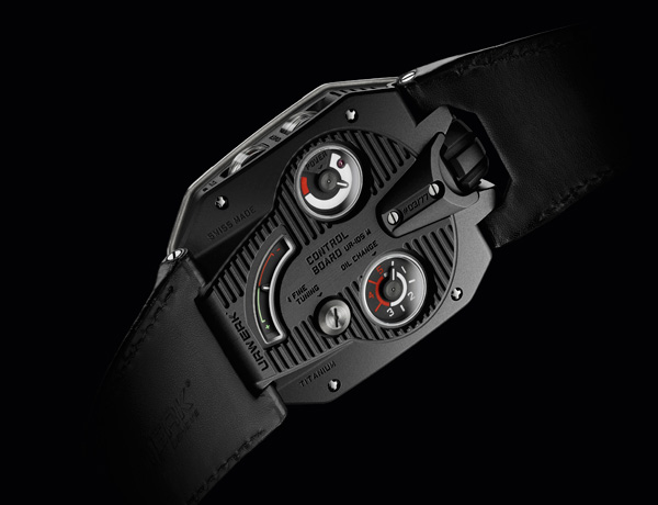 URWERK UR-105M：鐵甲騎士，時間之光