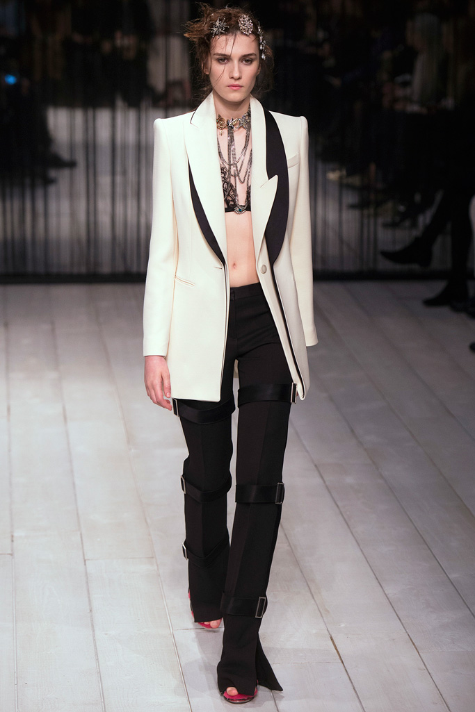 Alexander McQueen 2016秋冬流行發布