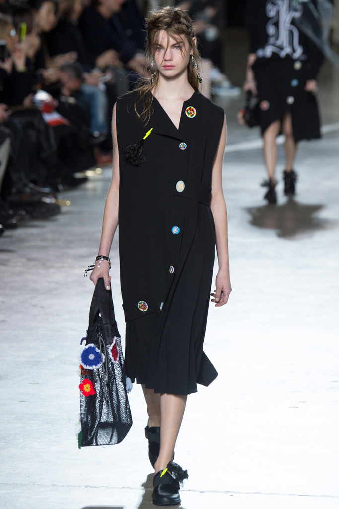 Christopher Kane 2016秋冬流行發布