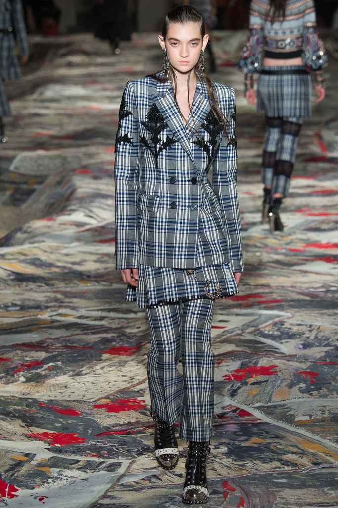 Alexander McQueen 2017春夏流行發布