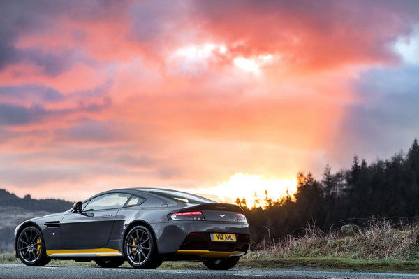 阿斯頓·馬丁發布新款V12 Vantage S官圖