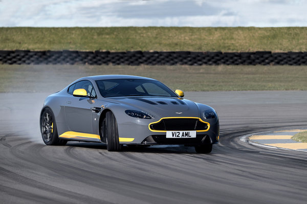阿斯頓·馬丁發布新款V12 Vantage S官圖