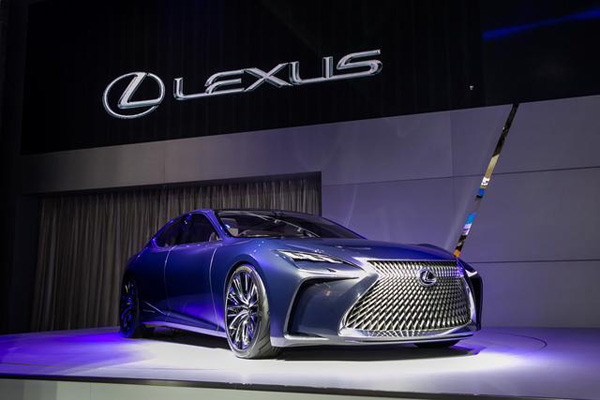 LEXUS IS亮相北京車展 全新外觀設計
