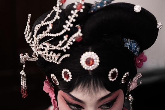 每一出昆曲都匯集了多種中國傳統技藝，他們相輔相成，共同成就了這項美輪美奐的藝術。