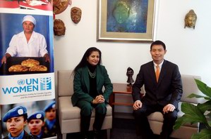 南非首位女性副总统 联合国会见珀莱雅CEO