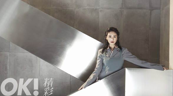 劉蕓登《OK！精彩》封面大片，演繹復古摩登女性 