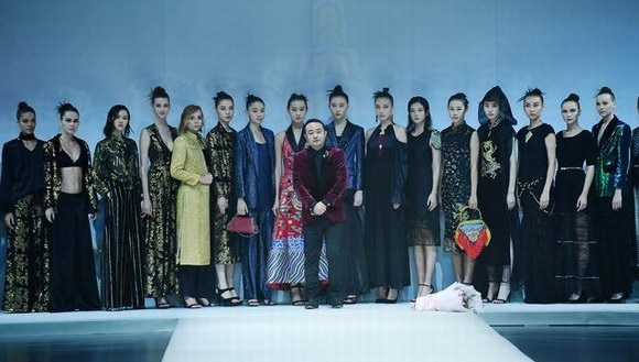 David Sylvia·郝為民 2019SS中國(guó)國(guó)際時(shí)裝周： 越七海之界、見(jiàn)七味之情！