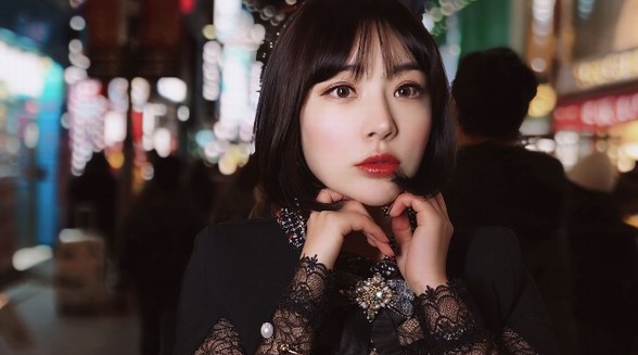 美女攝影師分享旅拍小技巧，夜景人像、建筑風景美圖V7一機搞定！