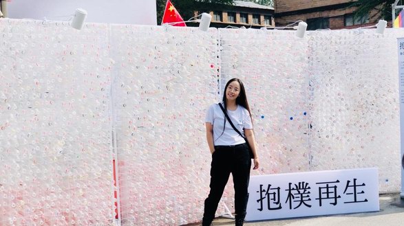 抱樸再生席卷798潮流藝術市集，攜4600個瓶子打造環(huán)保國潮裝置