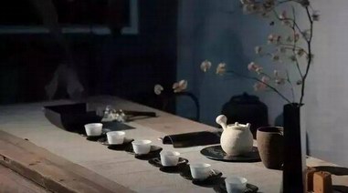 靜坐茶席前，泡上一壺茶，是一件好奢侈的事