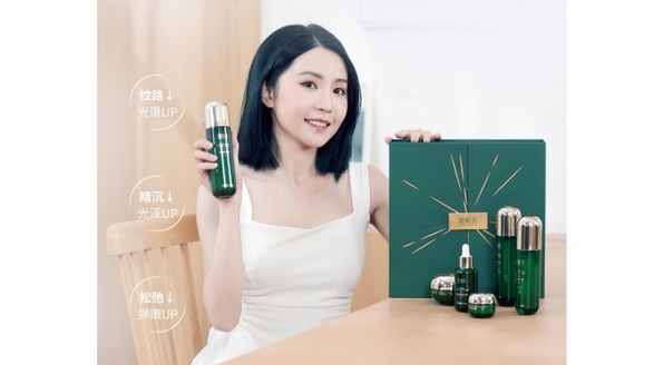 護膚圈瘋狂內(nèi)卷，這套蜜植素抗衰套盒能愈齡