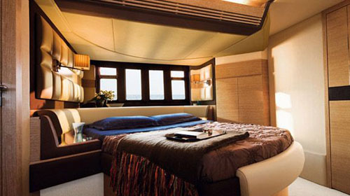 Azimut 64內飾風格，素凈優雅