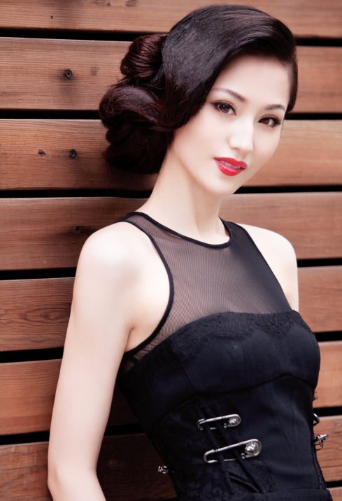 性感女星藍燕《隋唐英雄》變身復仇公主智斗劉曉慶