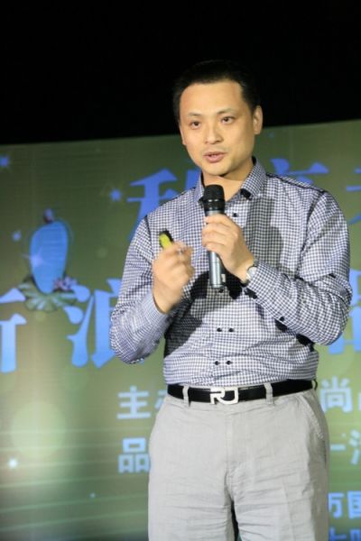 任進，中國地質大學（北京）珠寶學院 副教授；中國珠寶玉石首飾行業協會副秘書長；中國珠寶玉石首飾設計委員會常務副主任