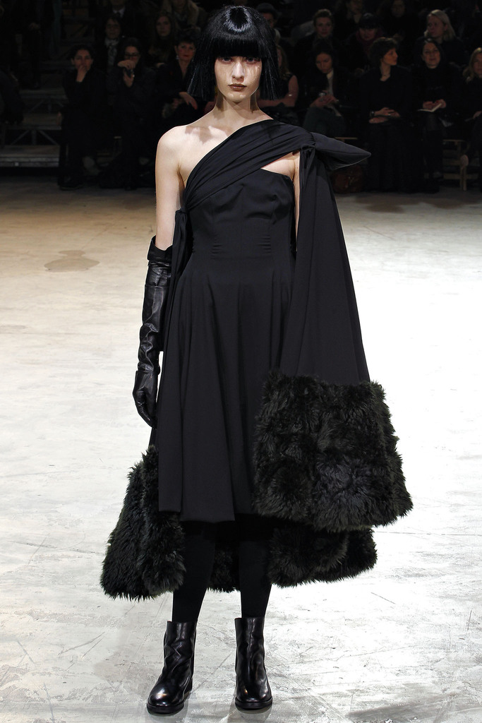 Yohji Yamamoto 2013秋冬流行發布